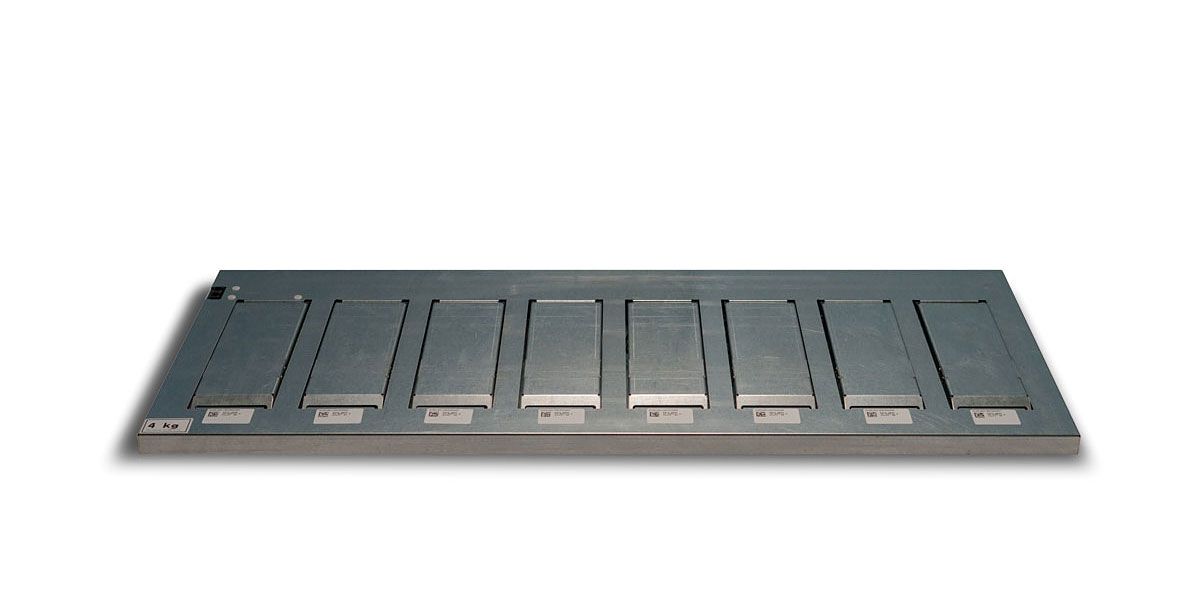 Shelf with 8 integrated scales